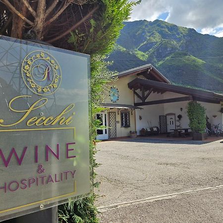 Отель Relais Divino Ала Экстерьер фото