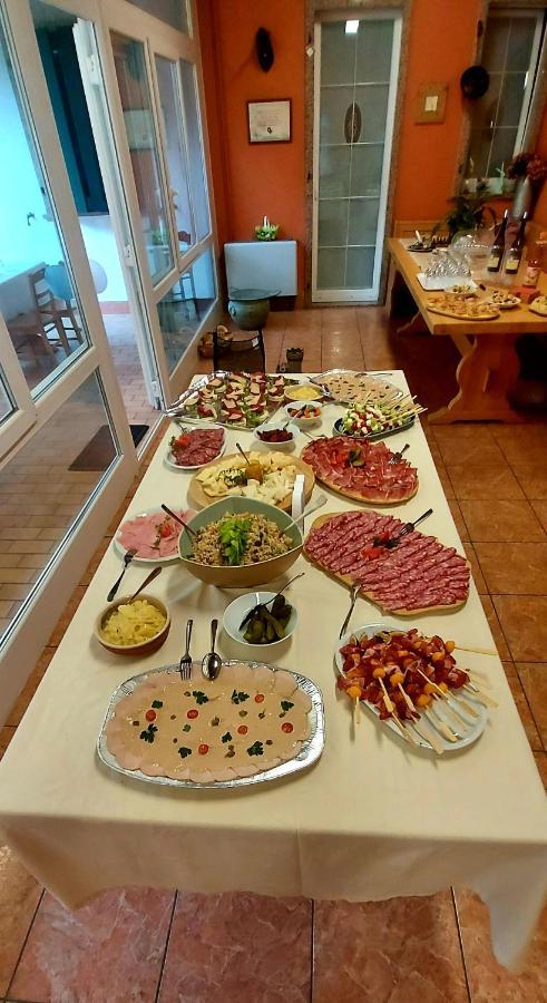 Отель Relais Divino Ала Экстерьер фото
