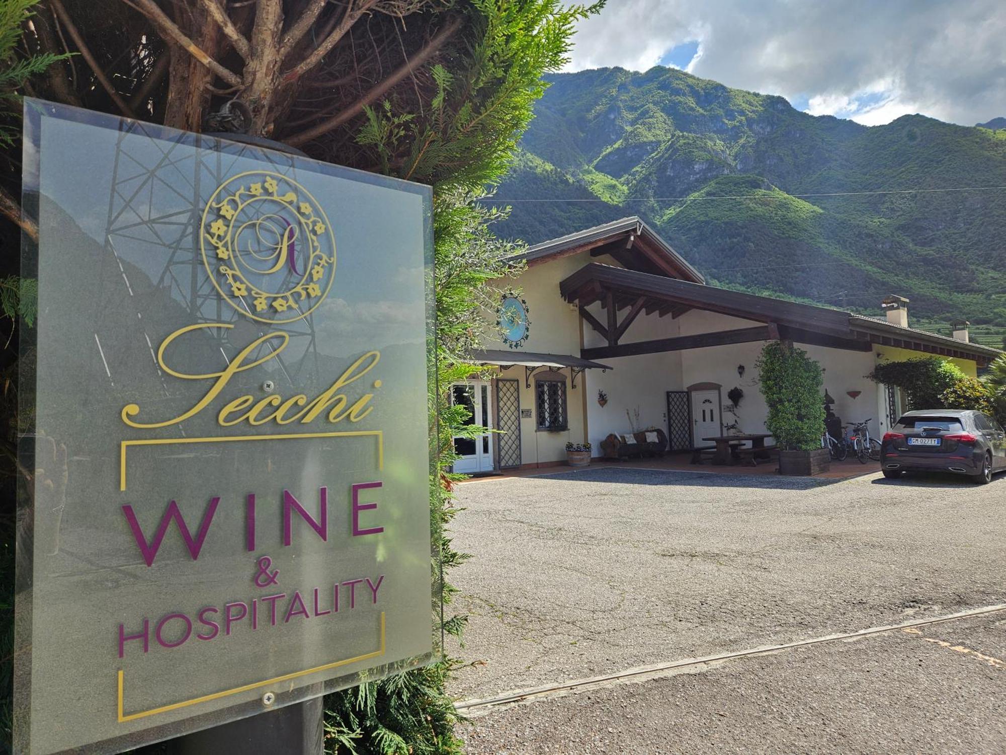 Отель Relais Divino Ала Экстерьер фото